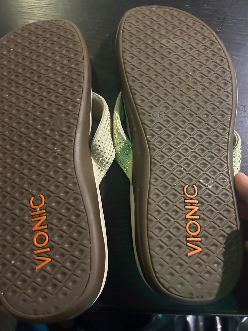 Vionic Women’s Beige Rhinestone Thong Sandals size 7 - Picture 2 of 2